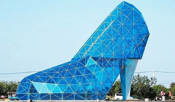 Nhà thờ độc đáo có hình dáng giống chiếc giầy lọ lem